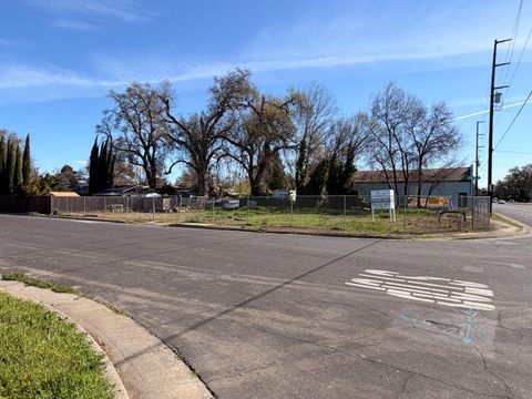 907 Yolo Street West Sacramento CA 95605