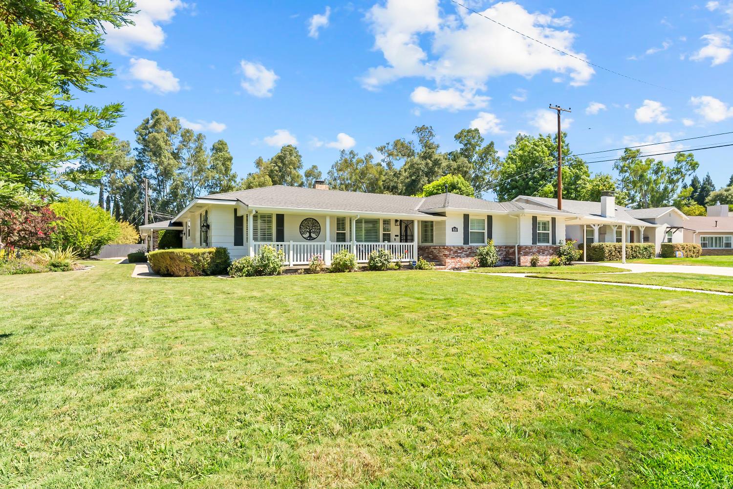 816 El Encino Way