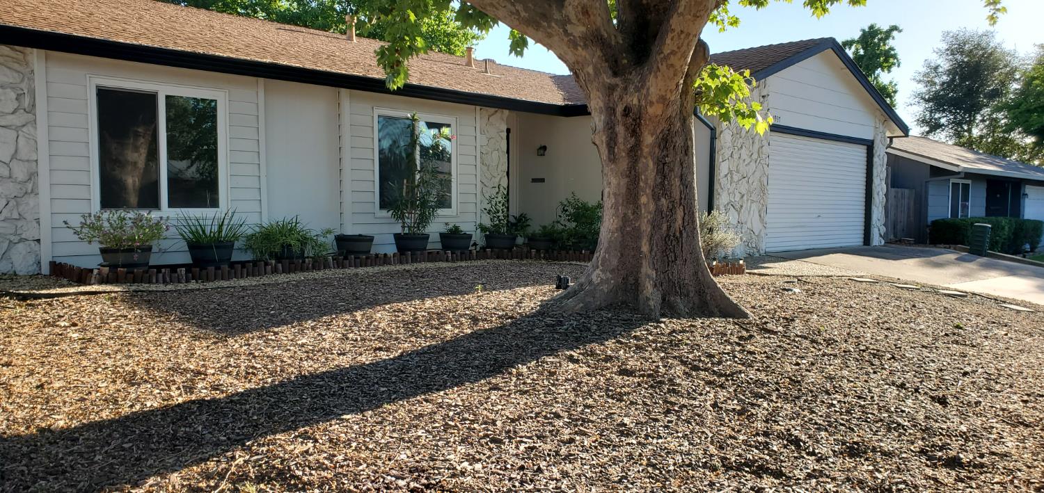 6937 Woodmore Oaks Drive