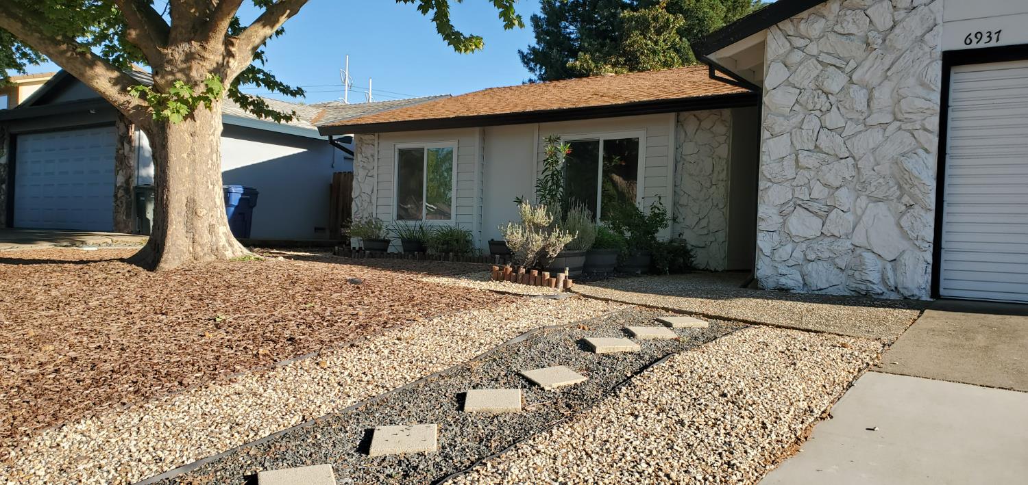 6937 Woodmore Oaks Drive