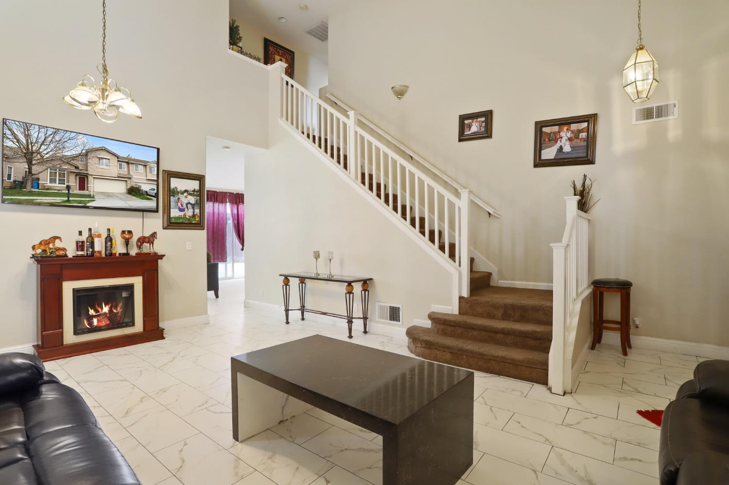 261 Ronan Ave