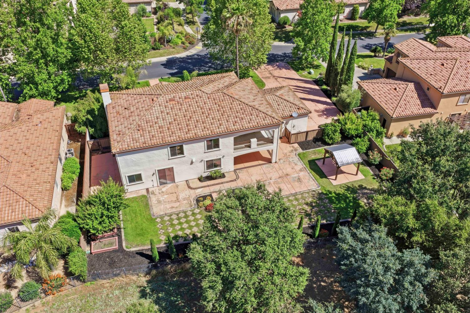 8587 Indianwood Lane