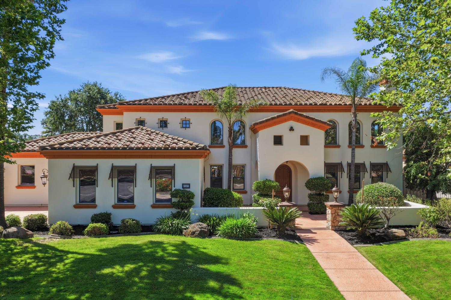 8587 Indianwood Lane
