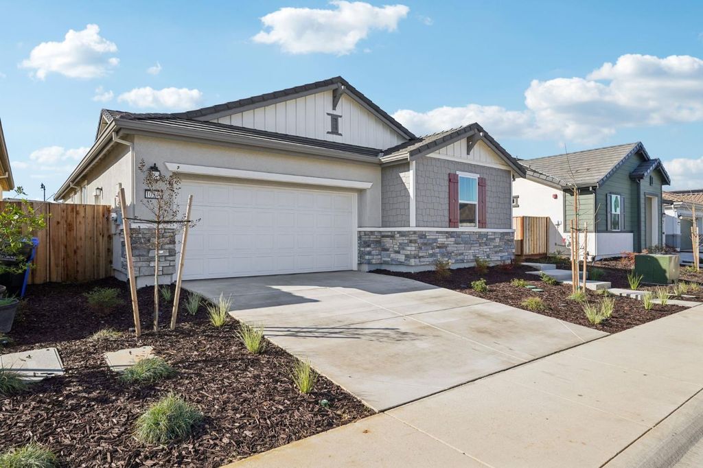 Photo of 10340 W Hema Way, Elk Grove, CA 95757 (MLS # 226035404)