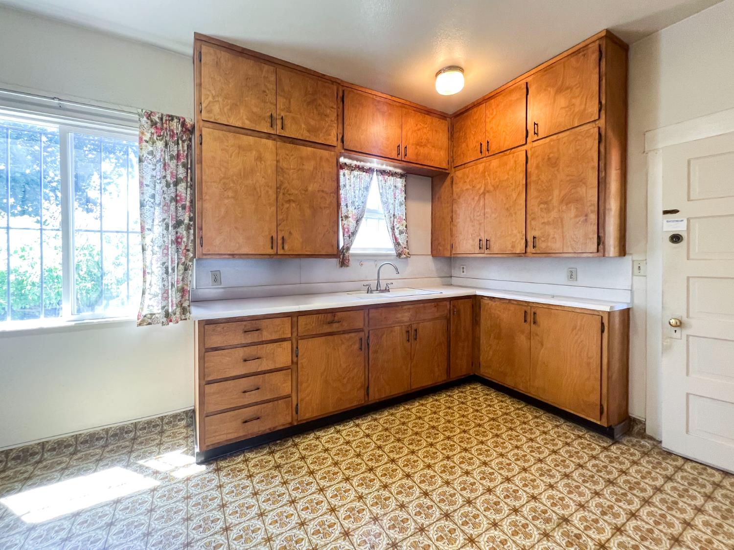 Stockton, California 95206, United States, 2 Bedrooms Bedrooms, ,1 BathroomBathrooms,Residential,Active,155741