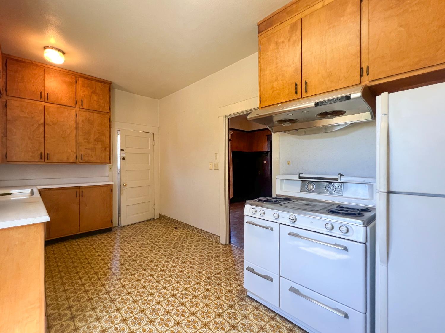 Stockton, California 95206, United States, 2 Bedrooms Bedrooms, ,1 BathroomBathrooms,Residential,Active,155741