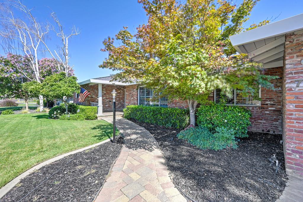 725 Sherwood Drive