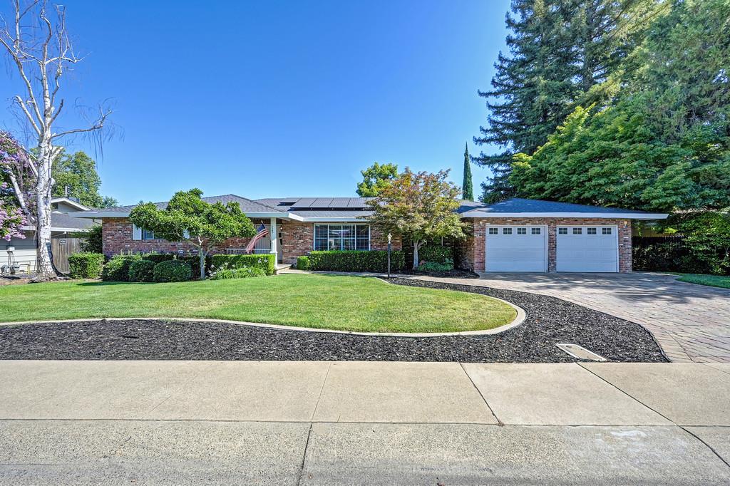 725 Sherwood Drive