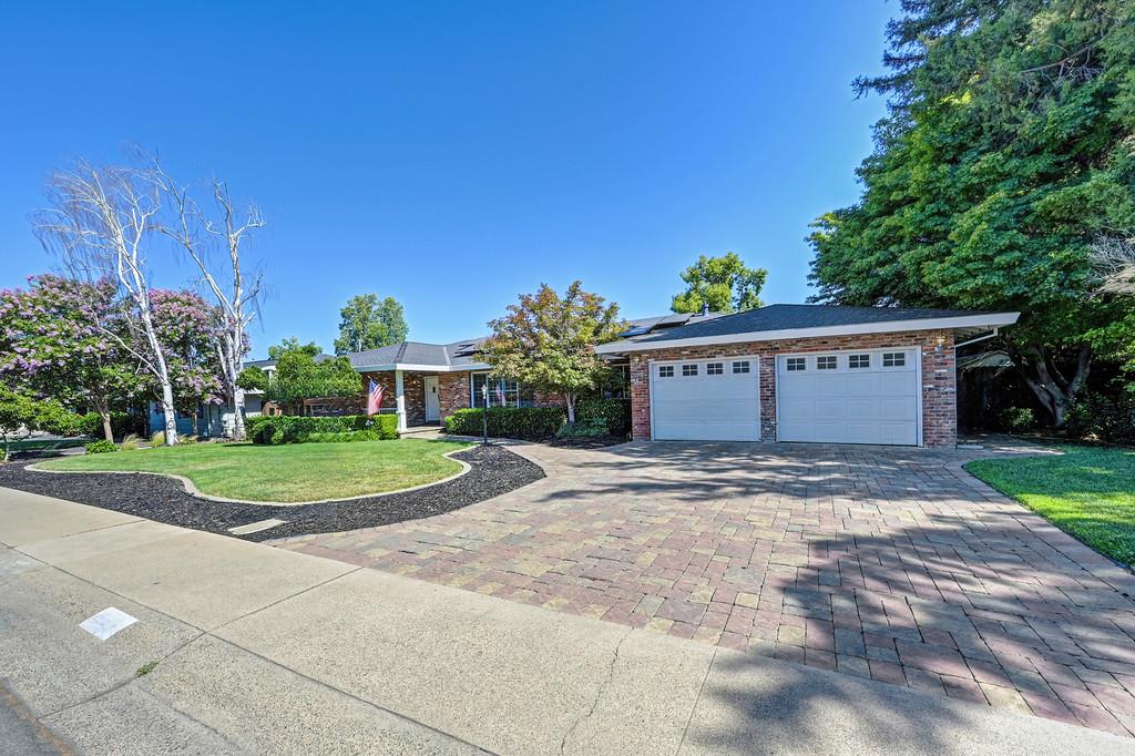 725 Sherwood Drive
