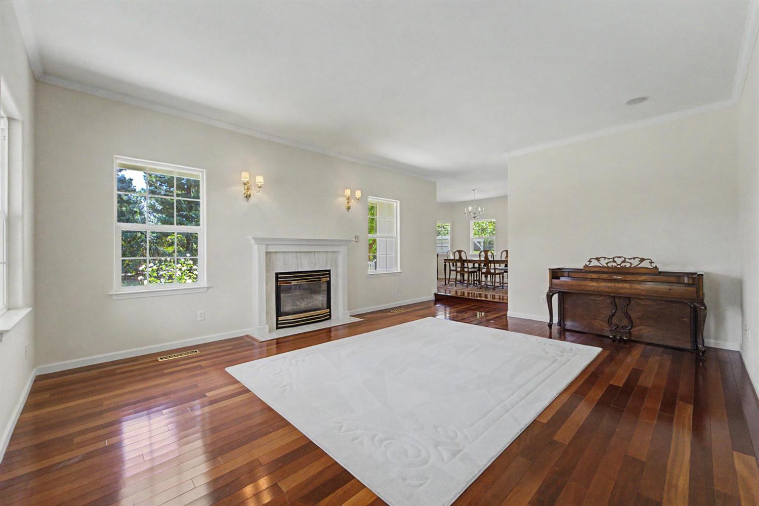 739 Saddleback Drive