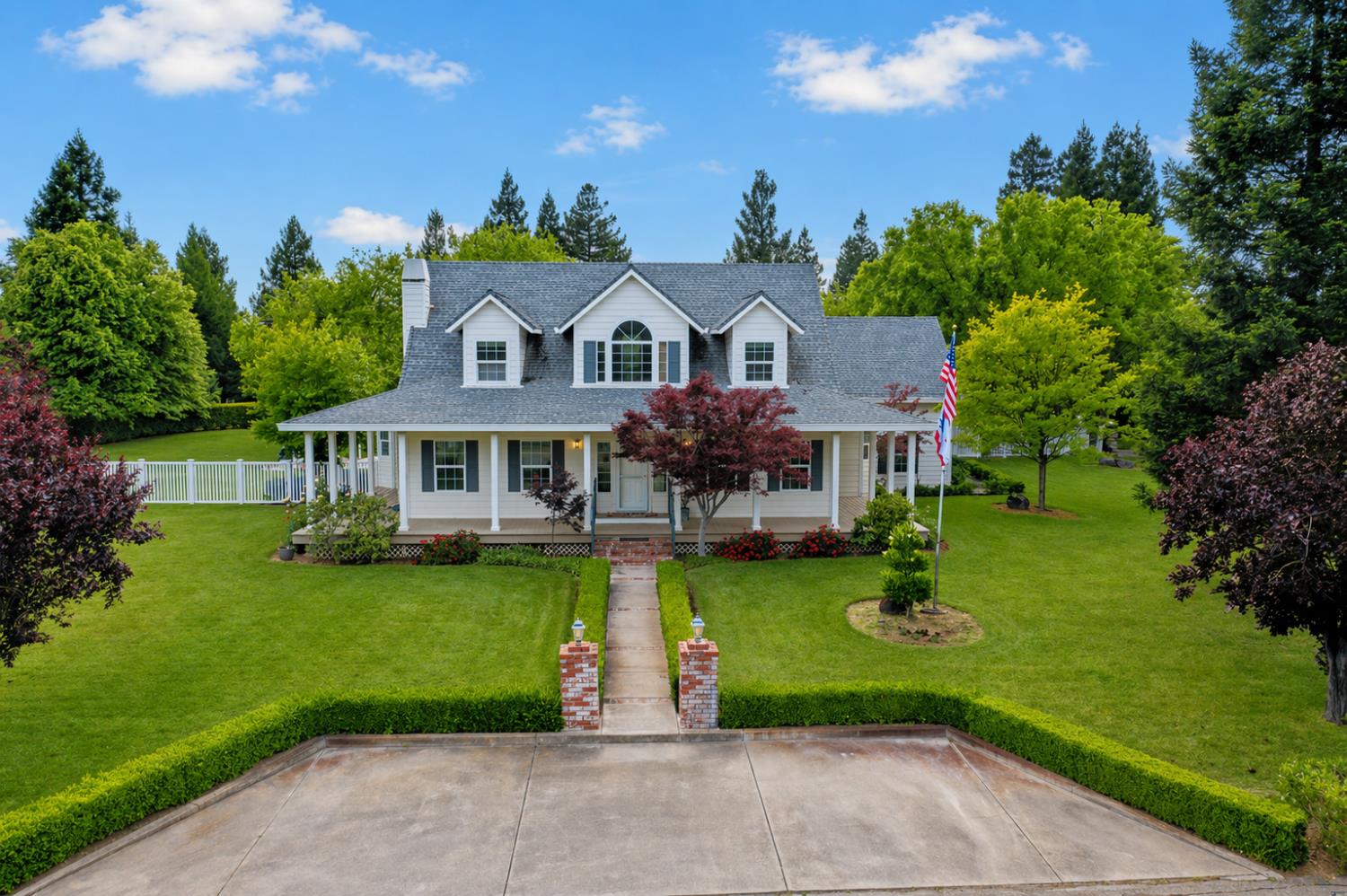 739 Saddleback Drive