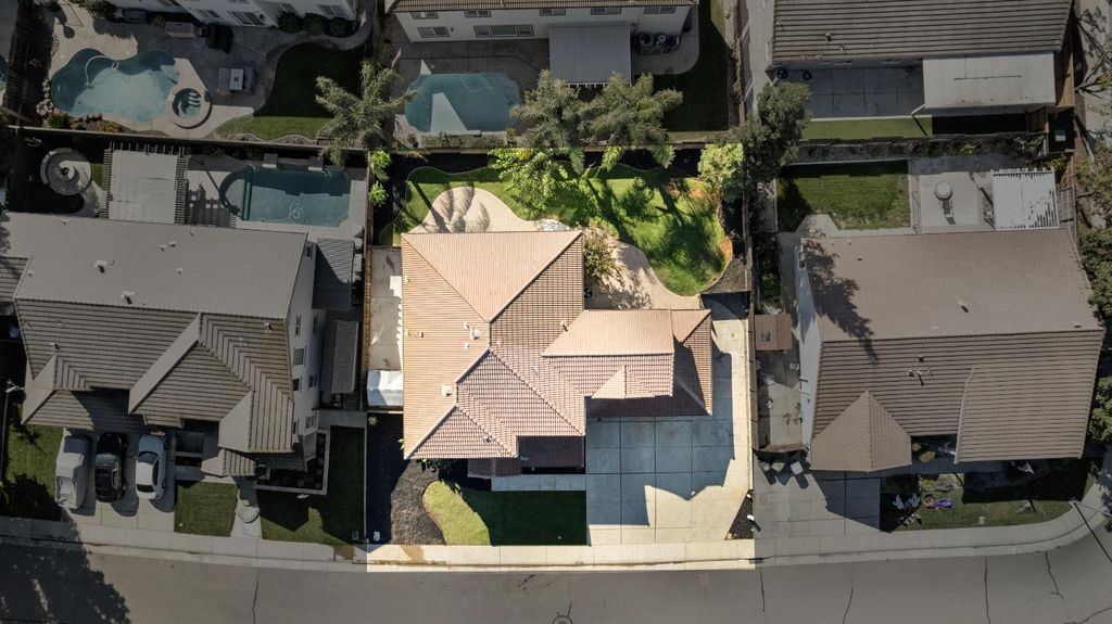 Photo of 956 Trafalgar Circle, Galt, CA 95632 (MLS # 225134976)