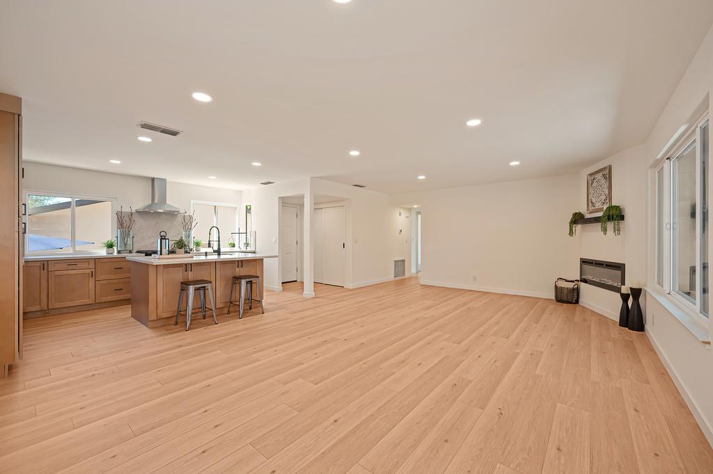 8457 N Star Way