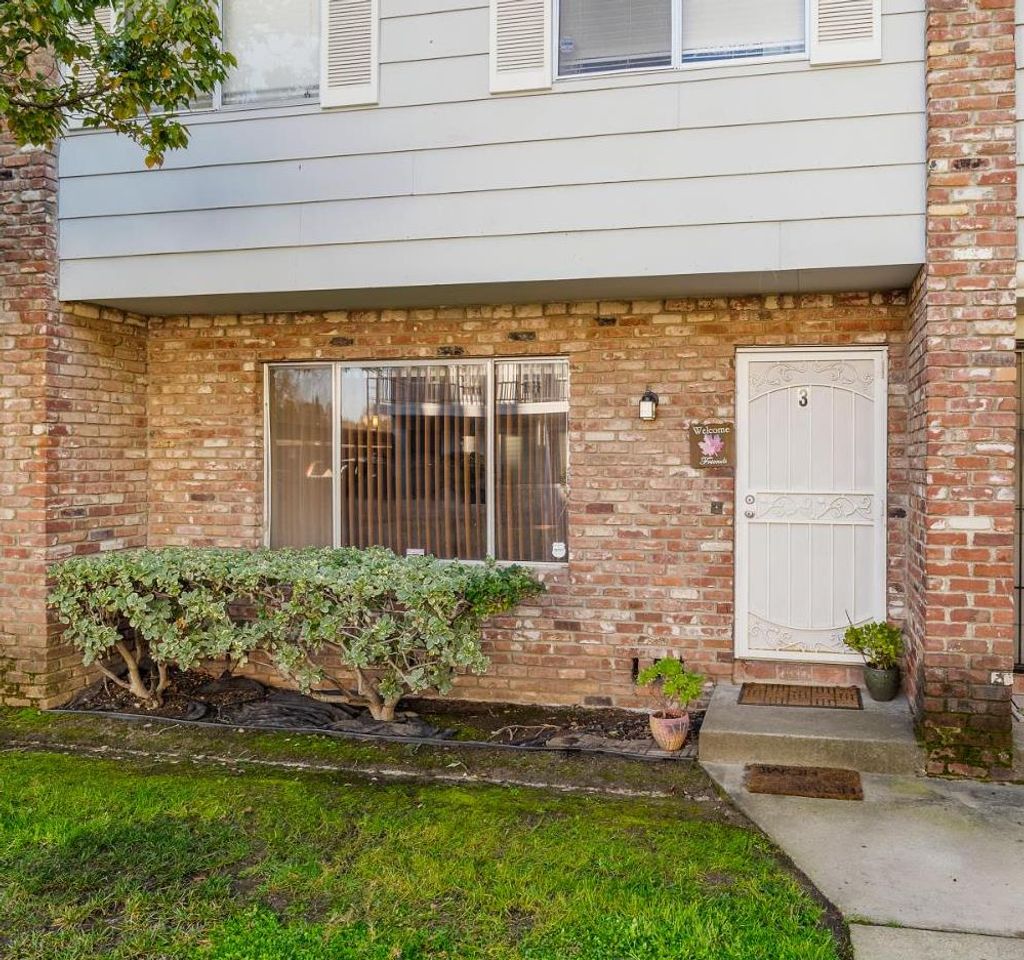 Photo of 5324 Garfield Avenue #3, Sacramento, CA 95841 (MLS # 226003383)