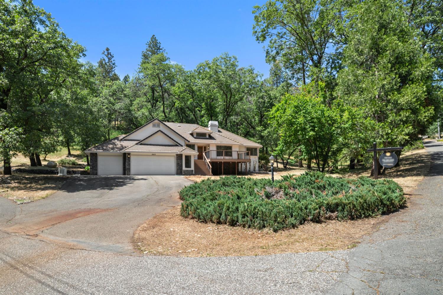 18415 Blackberry Lane