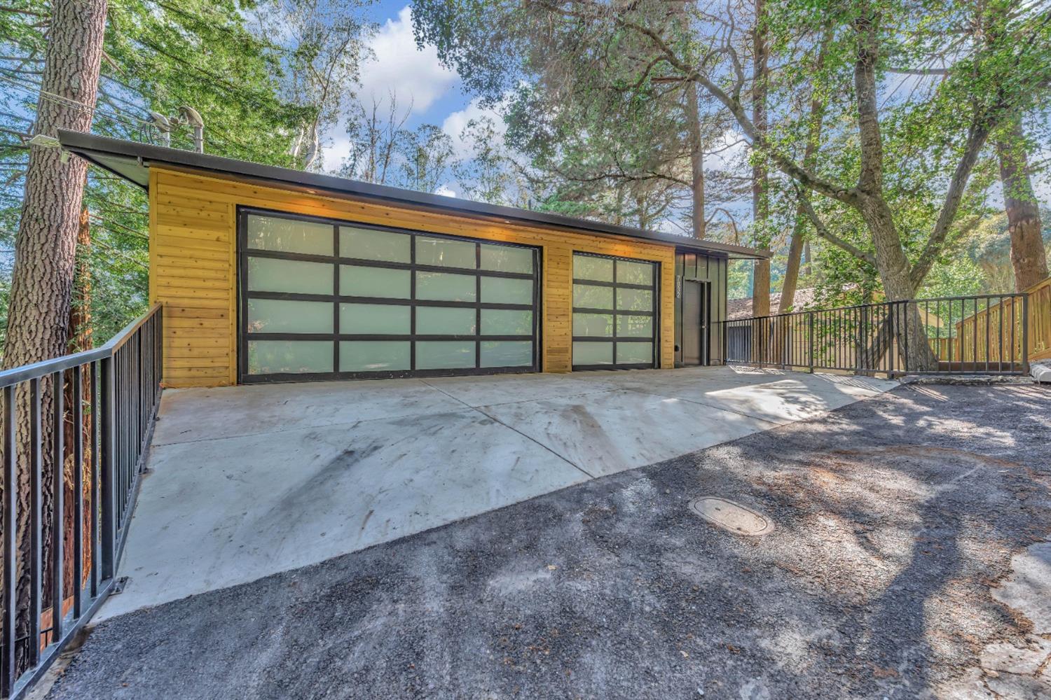 7032 Sayre Drive