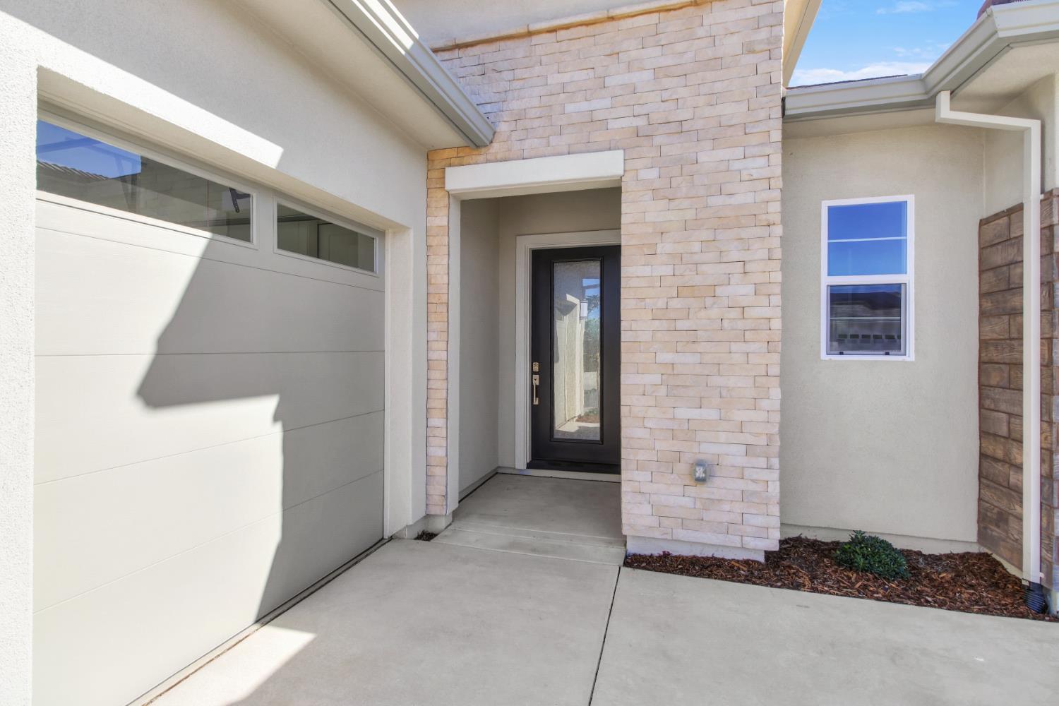 4014 Sunny Oaks Drive