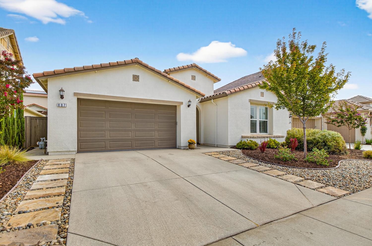 807 Lazy Creek Drive