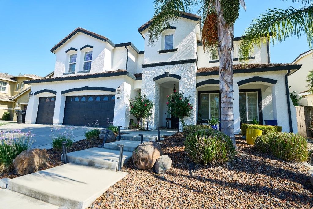 Photo of 9225 Majesties Court, Elk Grove, CA 95624 (MLS # 225134665)