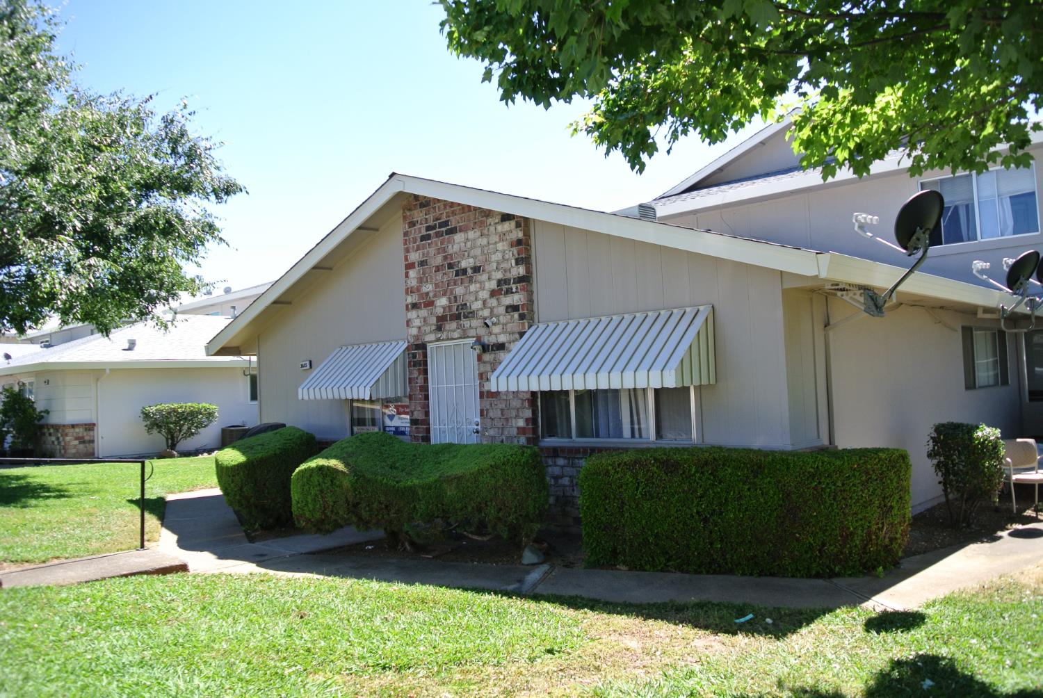 3685 Sapphire Drive 1