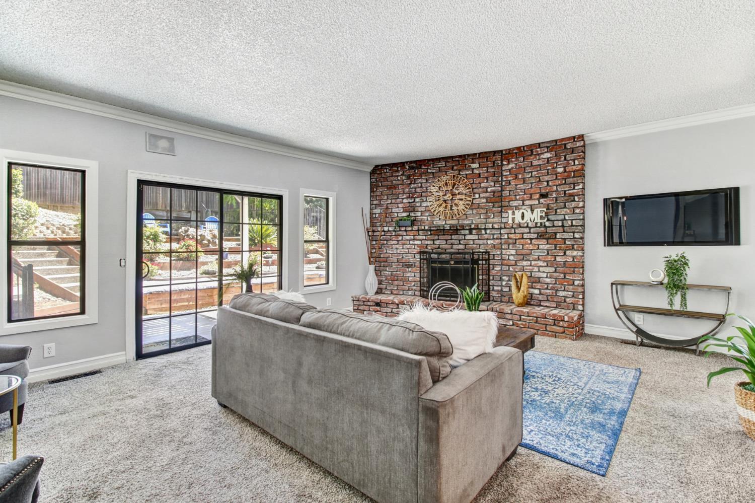 103 Deerwood Way