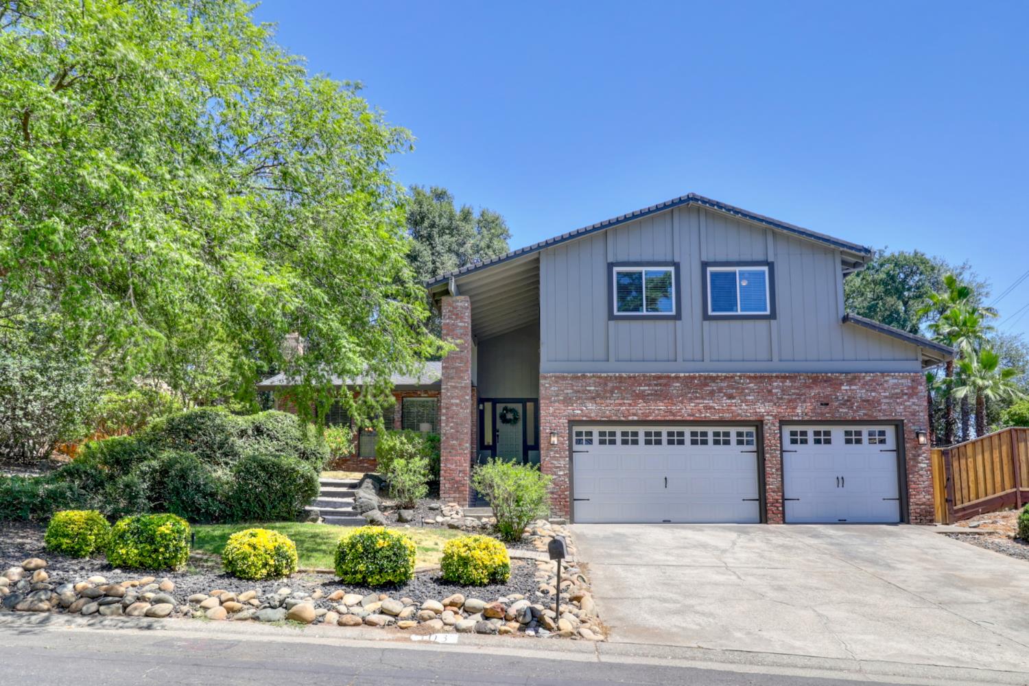 103 Deerwood Way