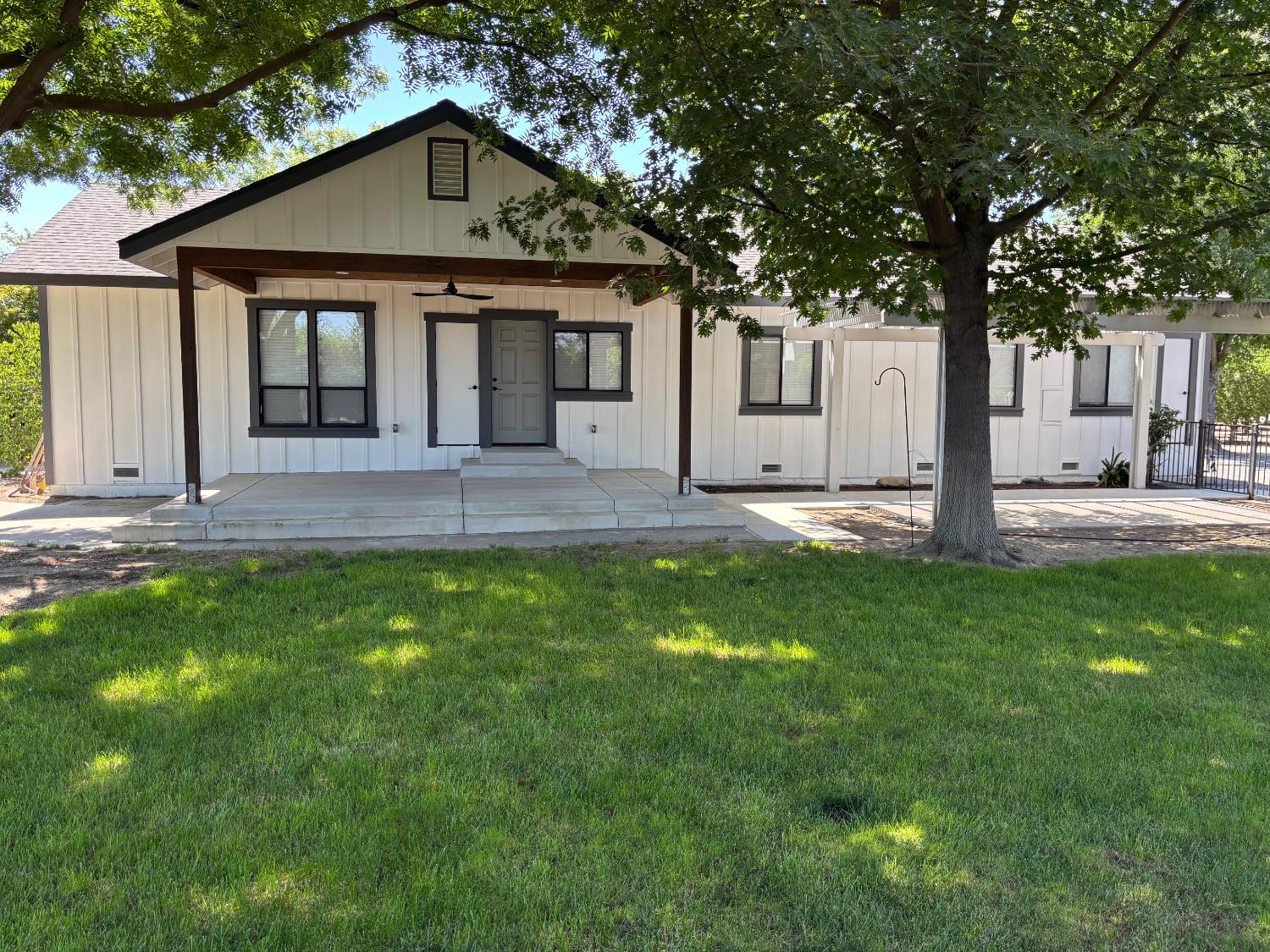 20328 E River Road
