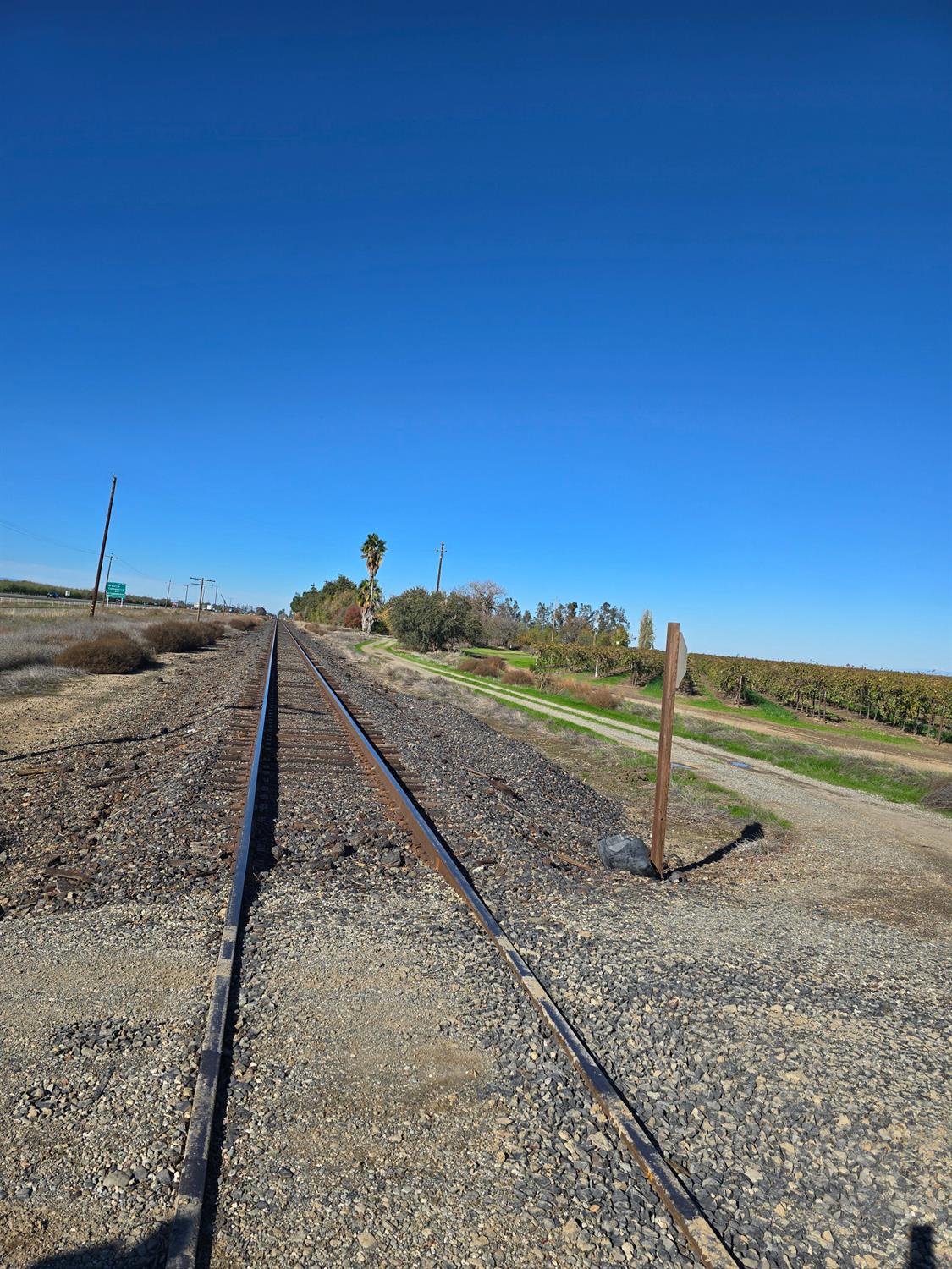 832 Old Highway 99 W