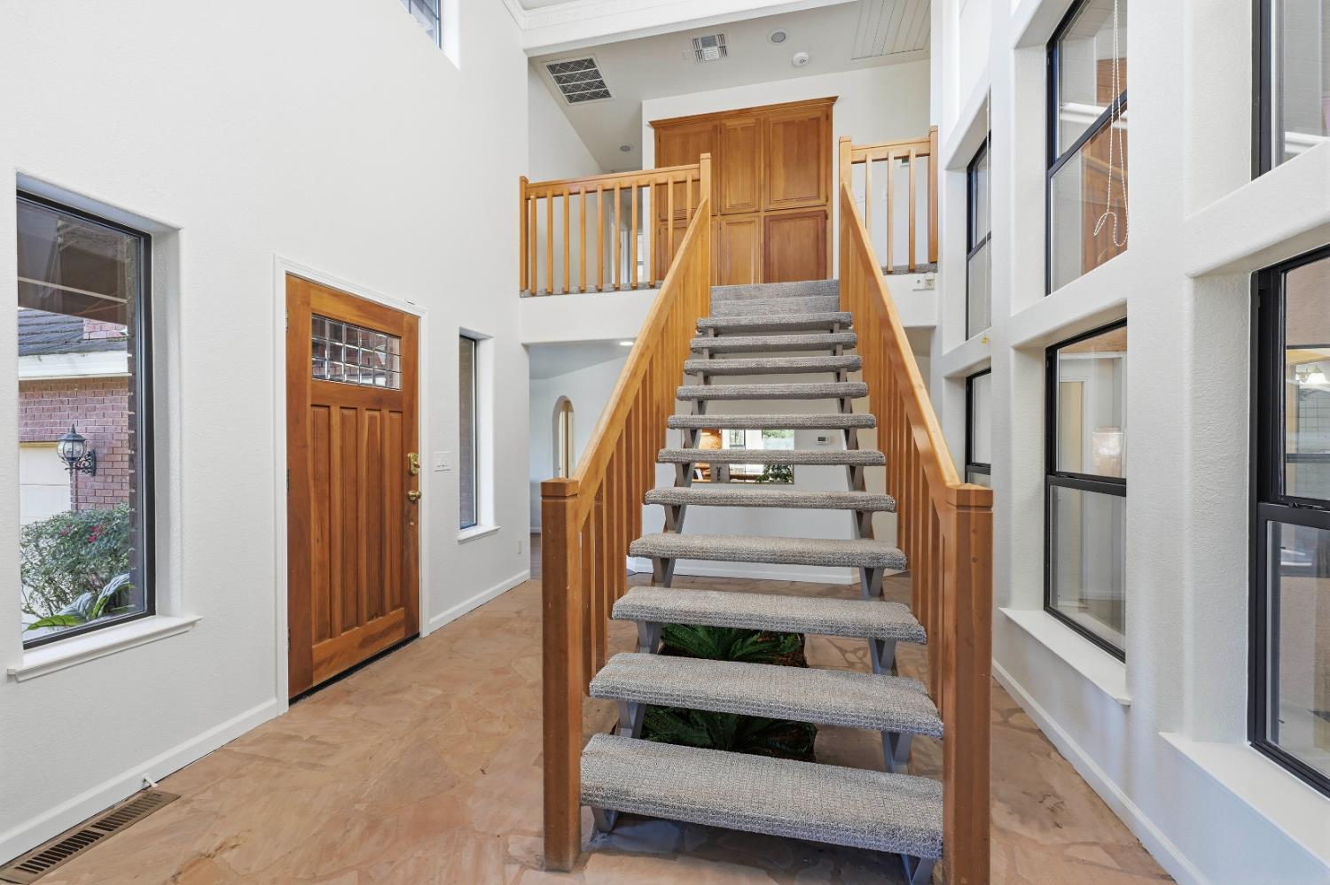 1360 Oak Creek Court