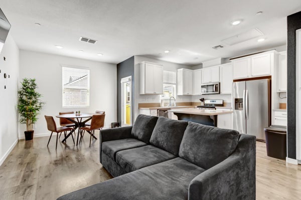 2559 RADAR LN, SACRAMENTO, CA 95834 - Image d043b34c8a3e19ad5cf324747a470fed/4249293295