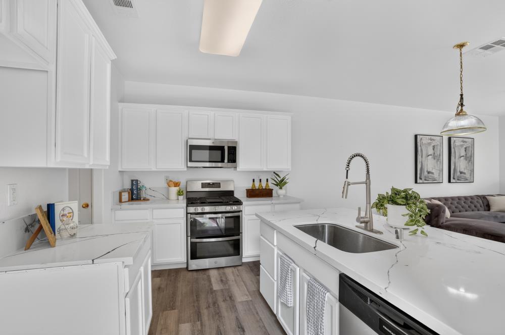 3033 English Oak Circle
