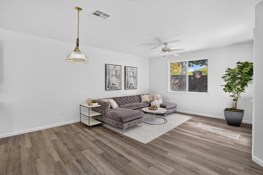 3033 English Oak Circle