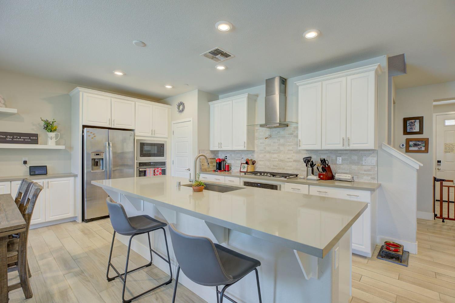 2569 Giddings Court