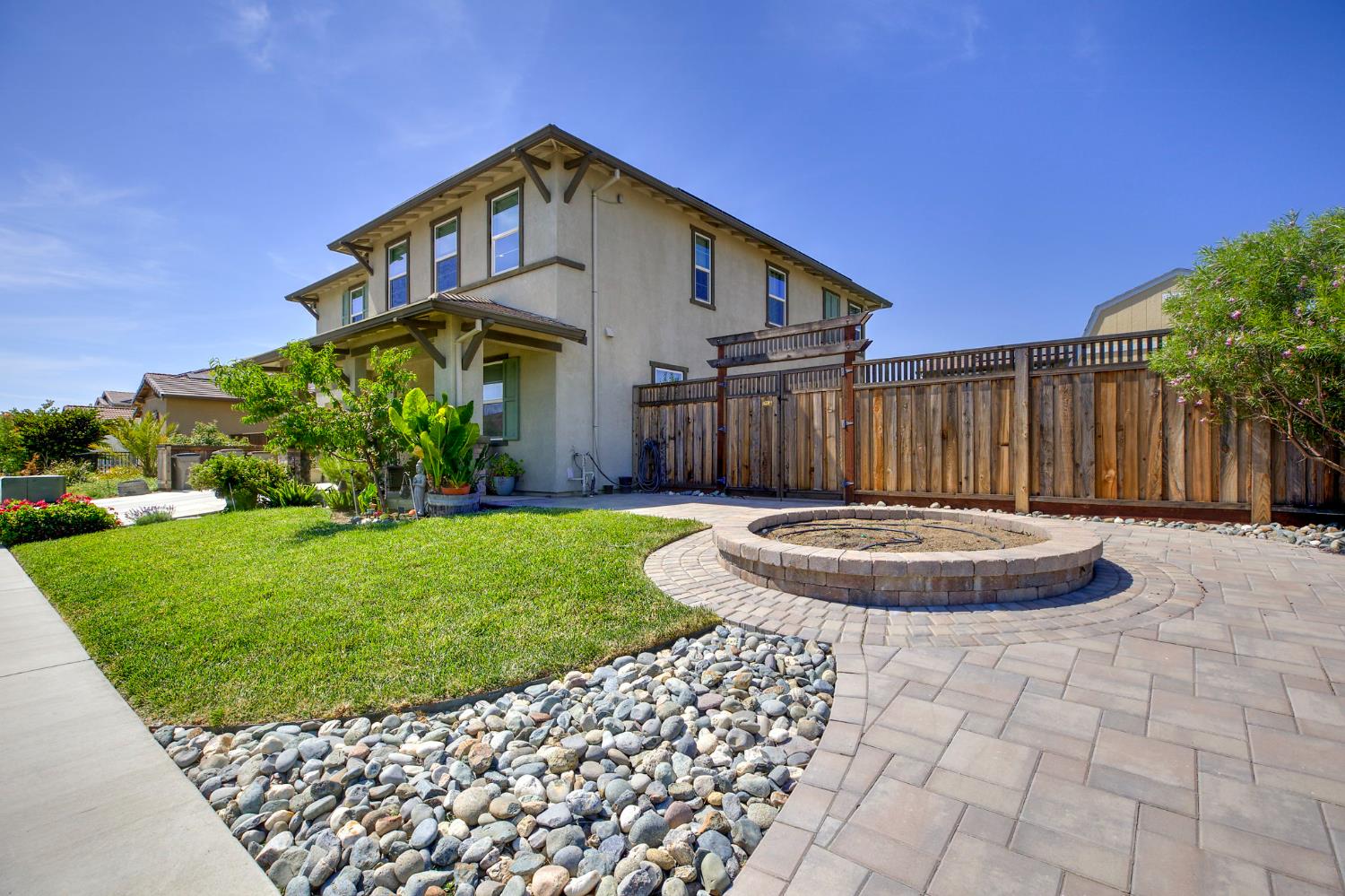 2569 Giddings Court