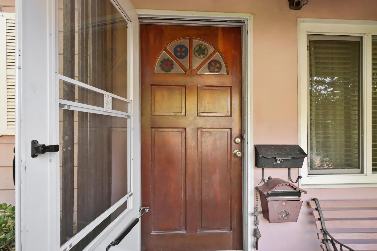909 Eureka Avenue