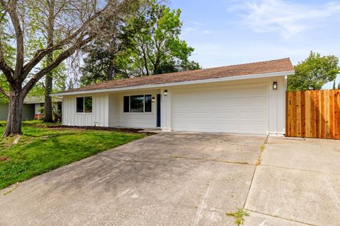 6811 Lakewood Way, Orangevale, CA 95662 - MLS#: 225047649