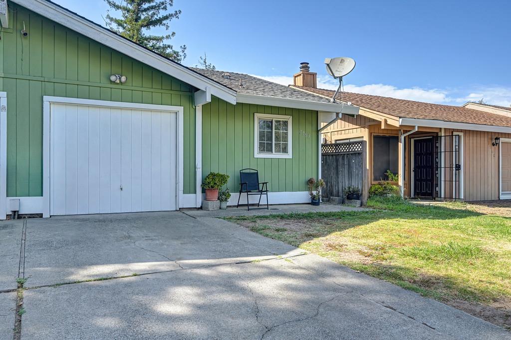 7703 Las Lilas Court