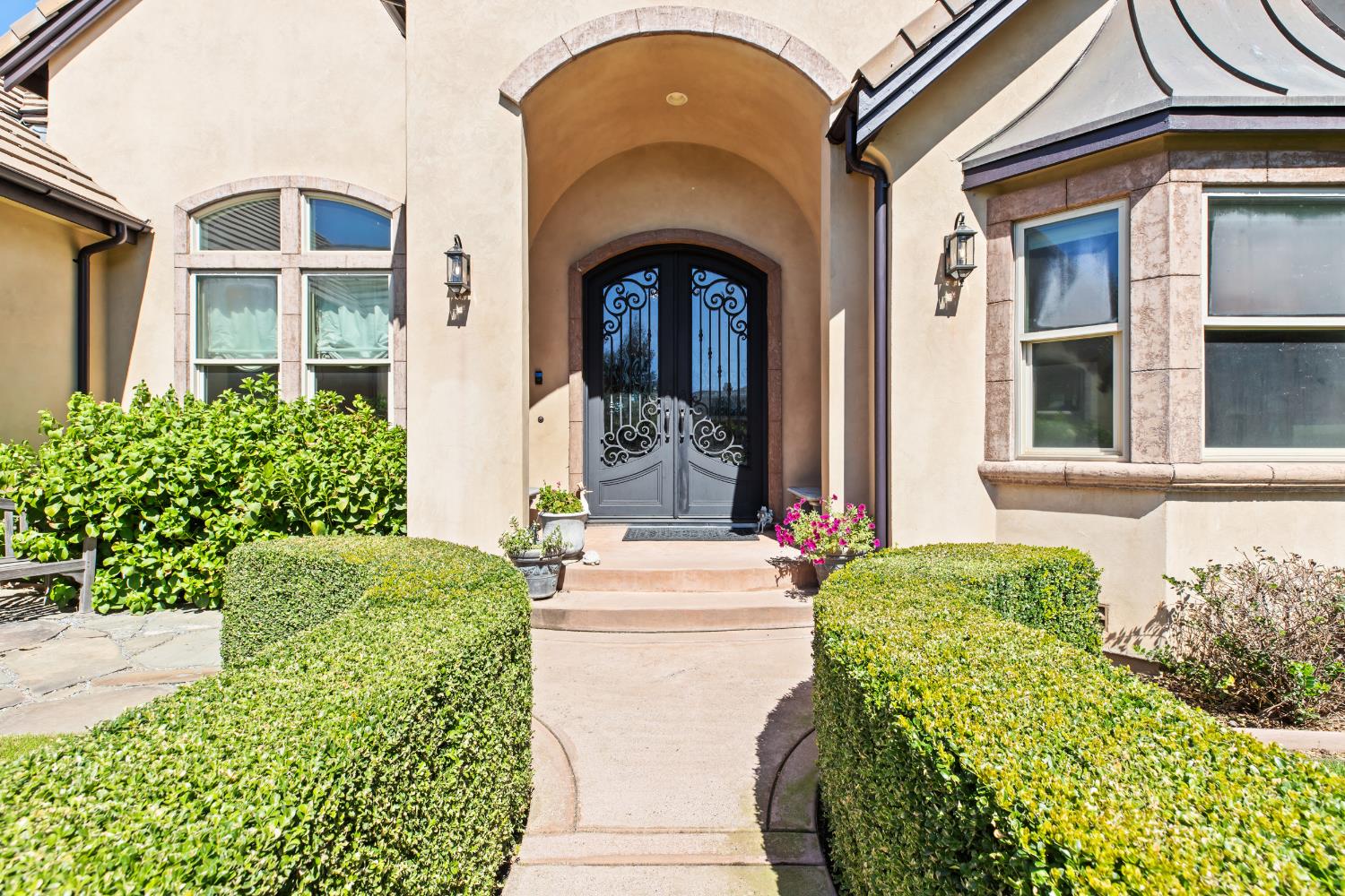 91 Knolls Court