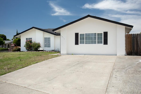 6817 SANDROCK WAY, SACRAMENTO, CA 95828 - Image d0fa2b4ab2ee88e69f47173244c1a8a2/2754895585