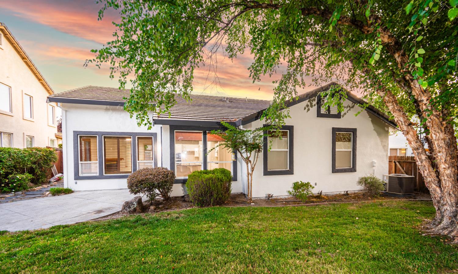 1076 Callander Way