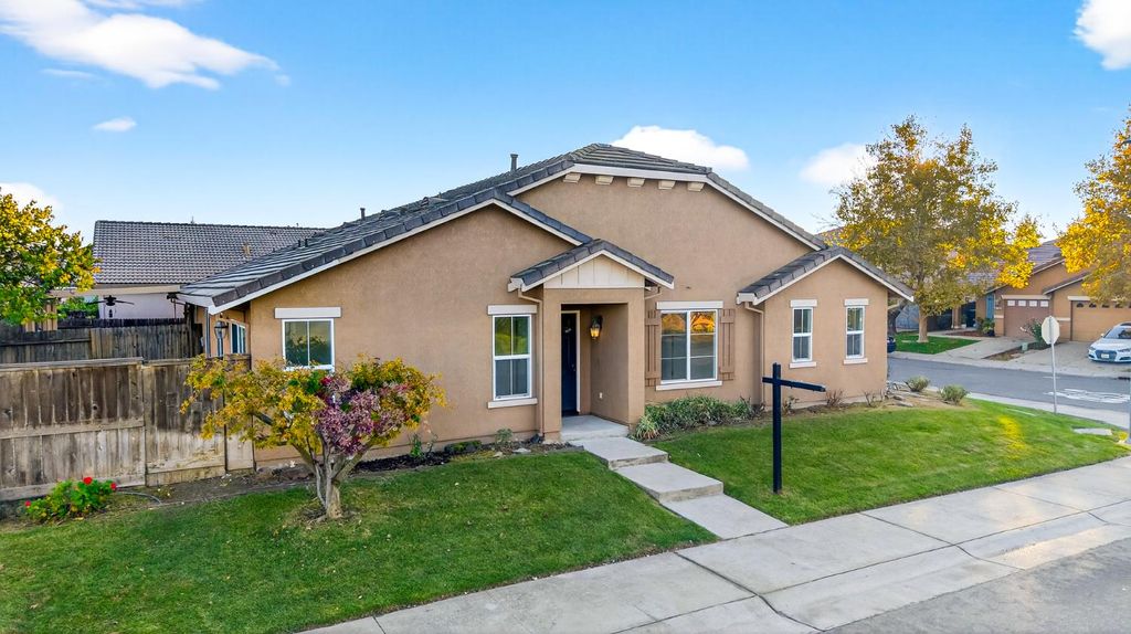 Photo of 7481 Splendid Way, Elk Grove, CA 95758 (MLS # 225147341)