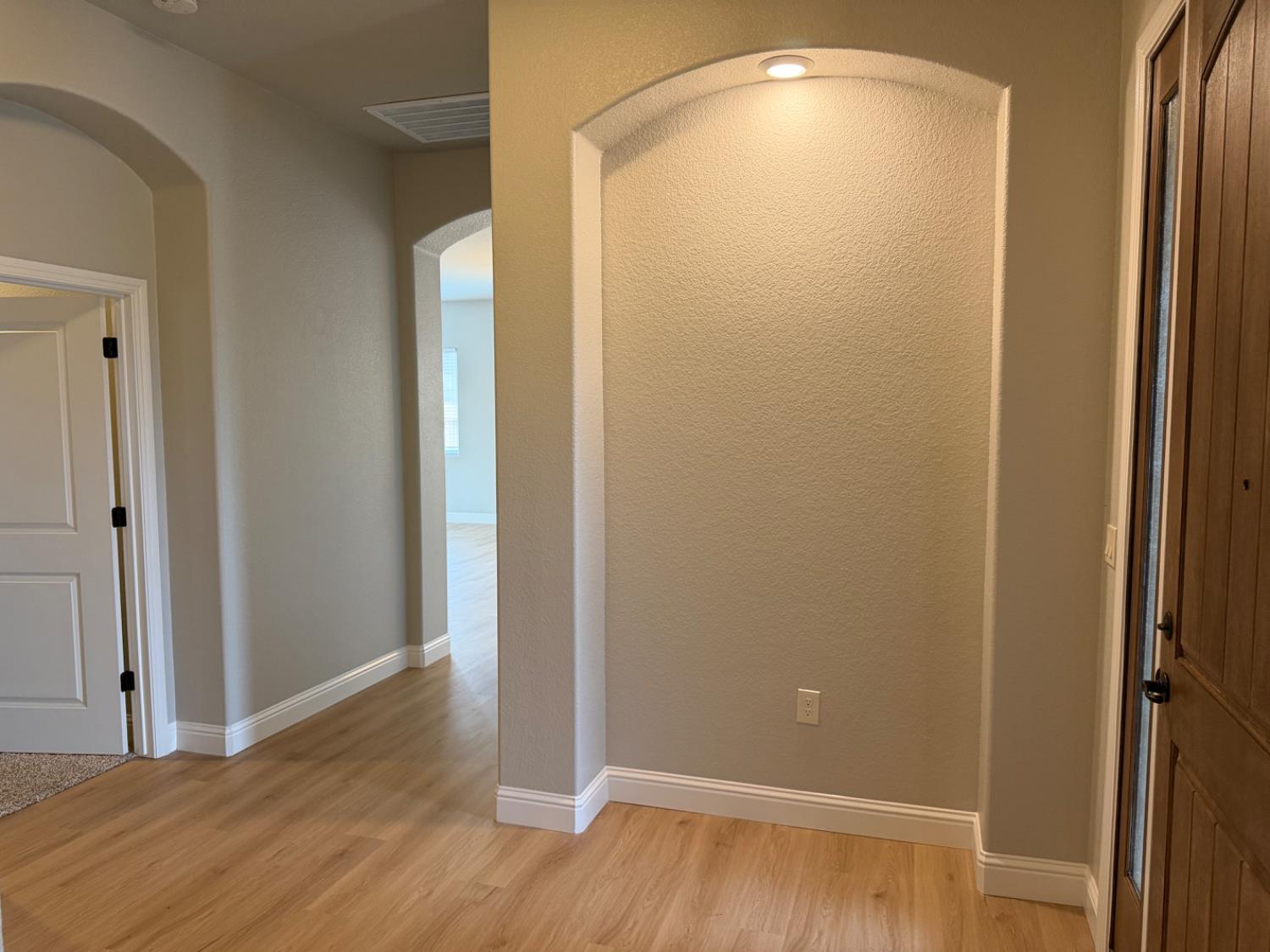 8698 N Privado Court