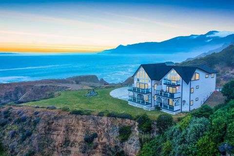 266 Dolphin Dr Whitethorn CA 95589