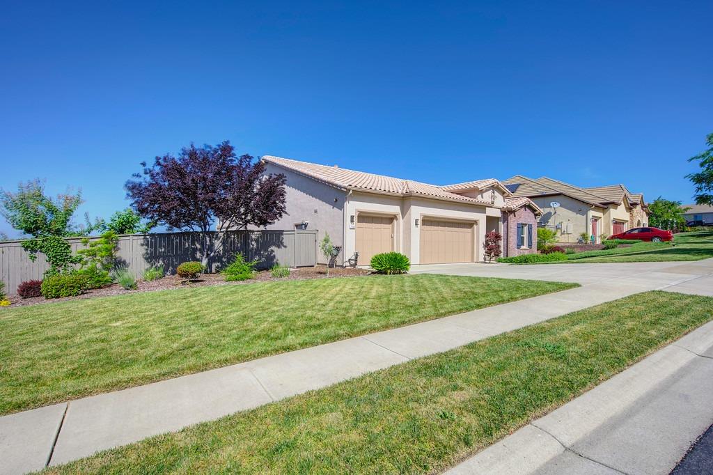 7260 Breaker Point Way