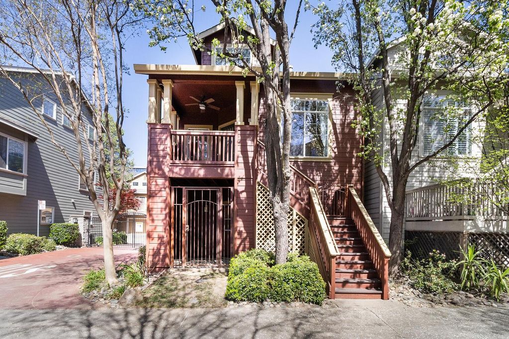 Photo of 1237 Kondos Avenue, Sacramento, CA 95814 (MLS # 226032590)