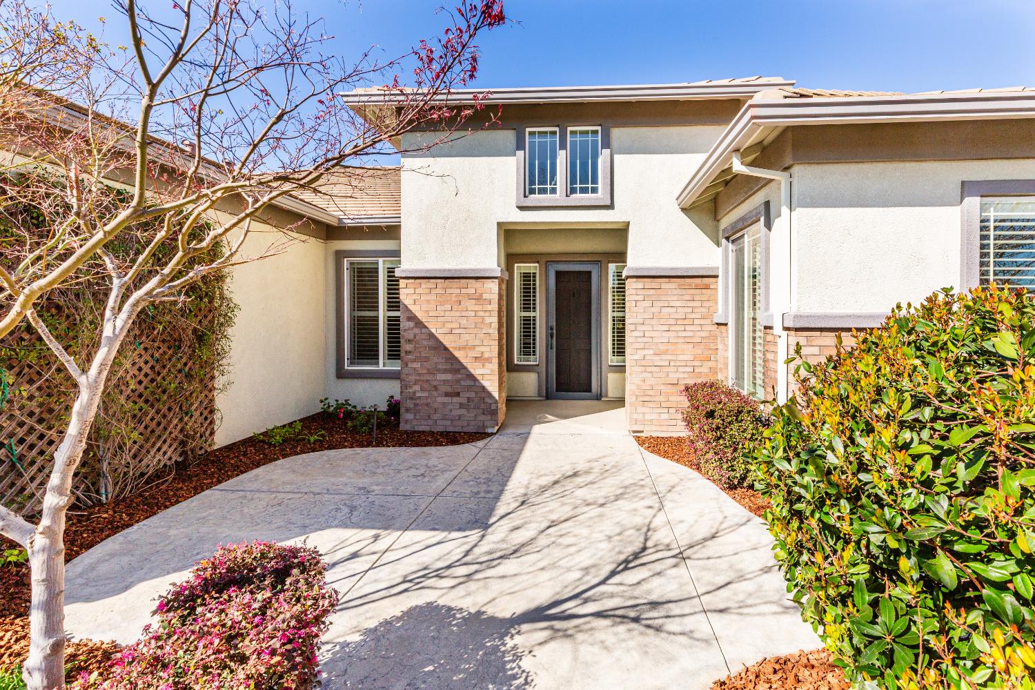 2141 Knollwood Court