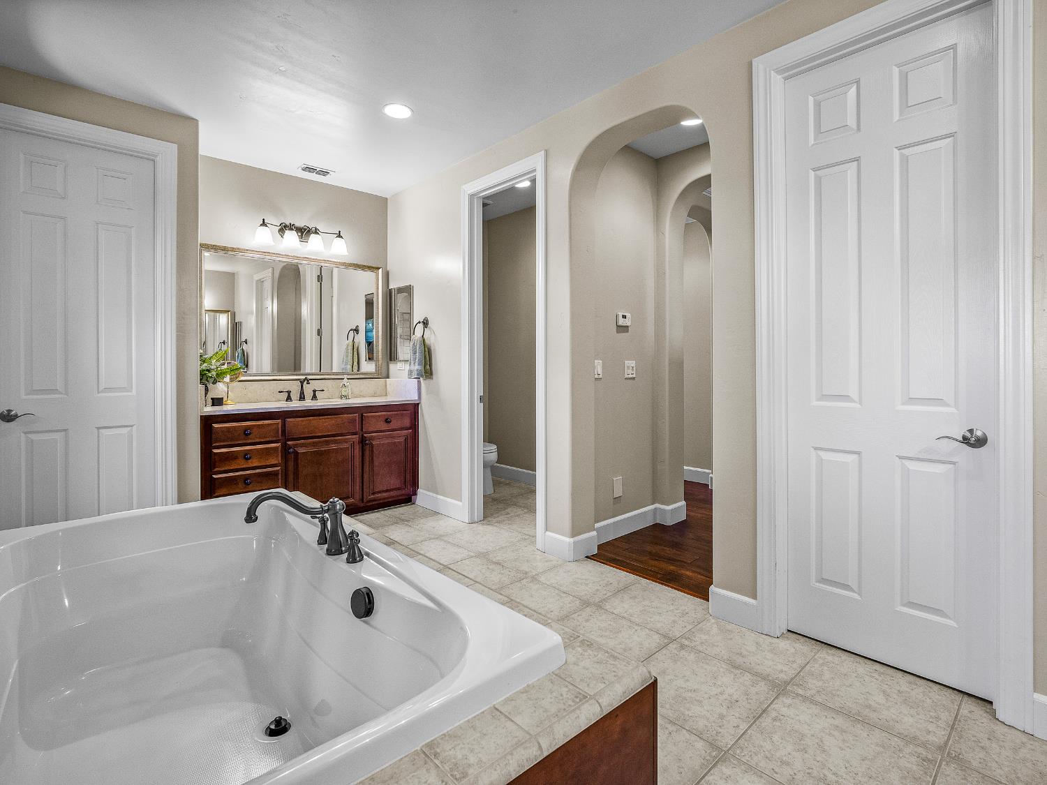 El Dorado Hills, California 95762, United States, 4 Bedrooms Bedrooms, ,4 BathroomsBathrooms,Residential,Active,190483