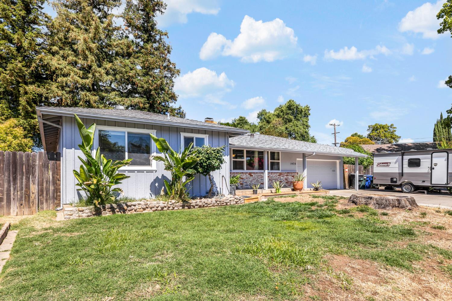 1433 Hesket Way