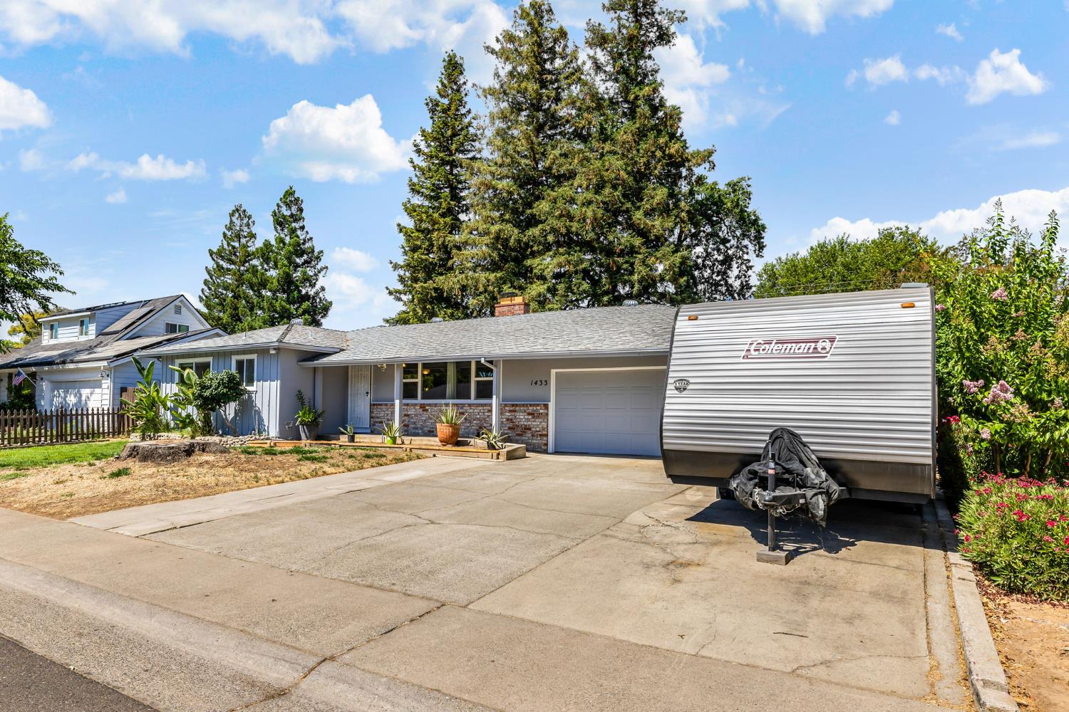 1433 Hesket Way