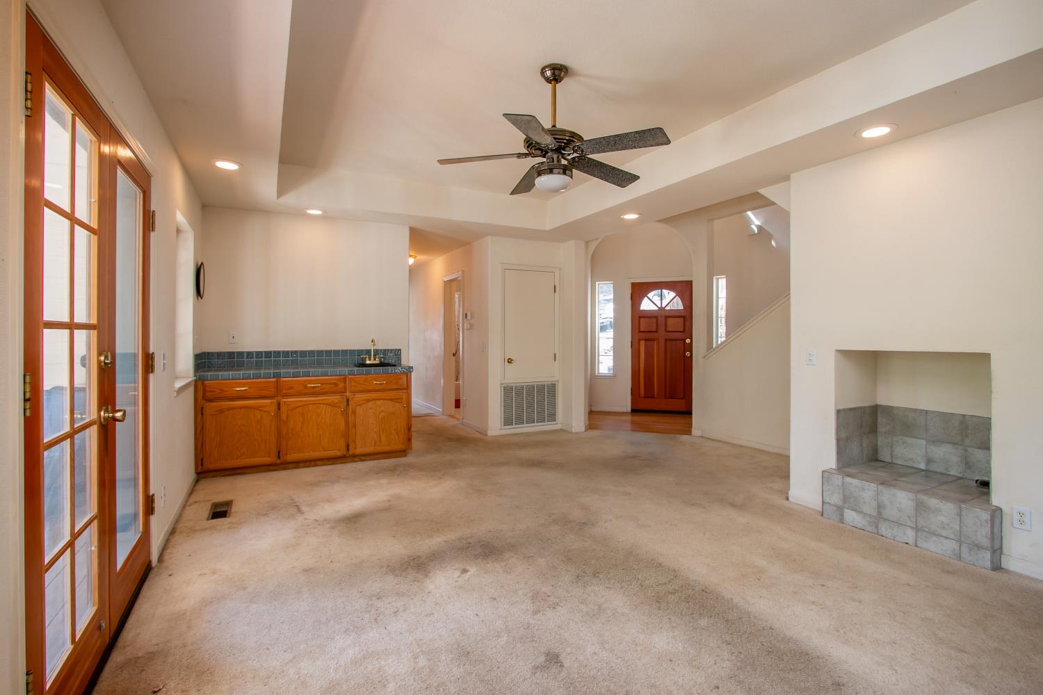 1487 Country Club Drive